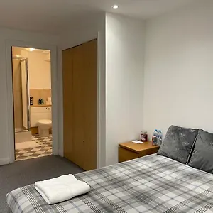 The Shore Tower Place Apartment
